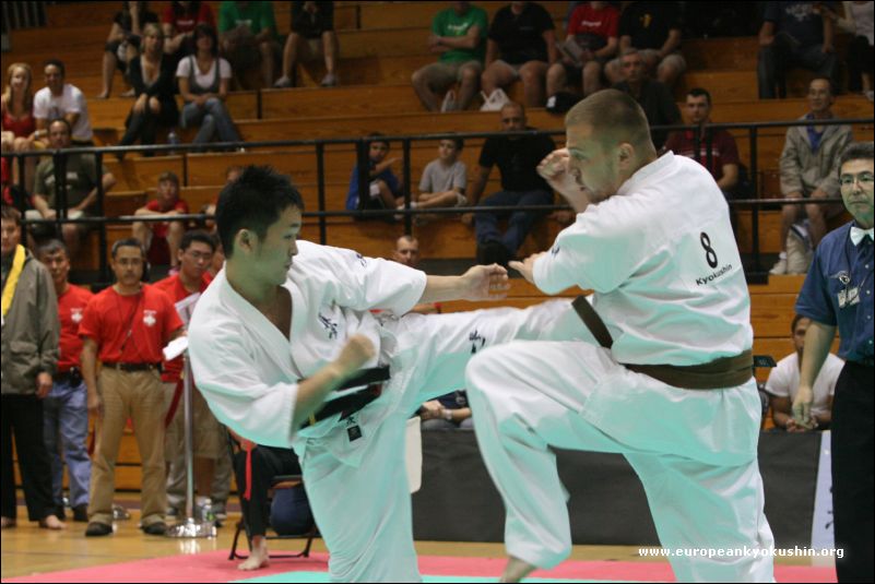 Keiji Ouchi (USA) vs<br>Marcin Lawinski (Poland)