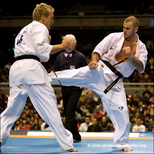 Dawes (South Africa) vs<br>Unezhev (Russia)