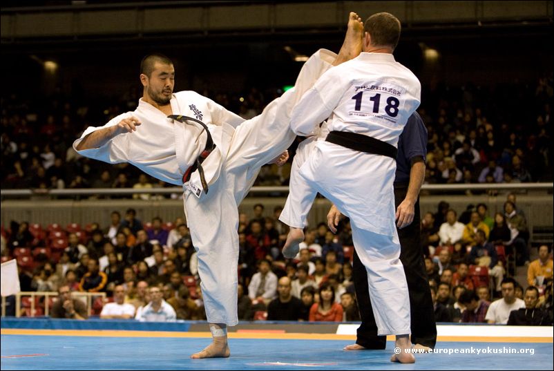 Tanaka (Brazil) vs<br>kakato-otoshi-geri