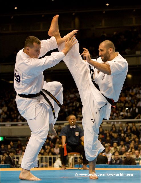 Hovhannisian<br>kakato-otoshi-geri