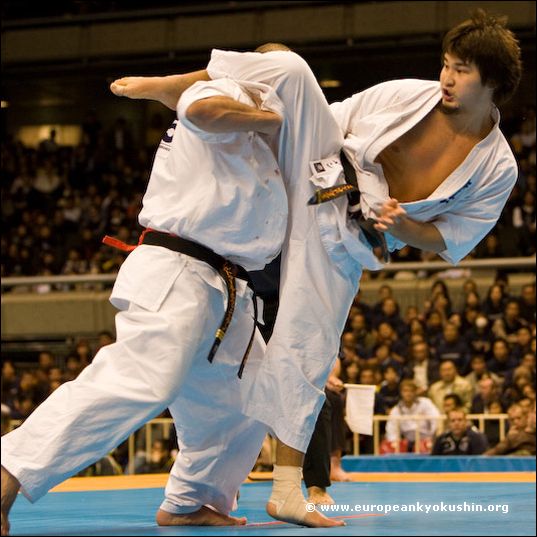 Sadvokasov<br>ushiro-mawashi-geri