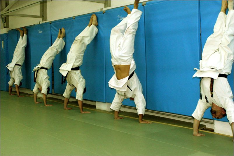 Hand standing