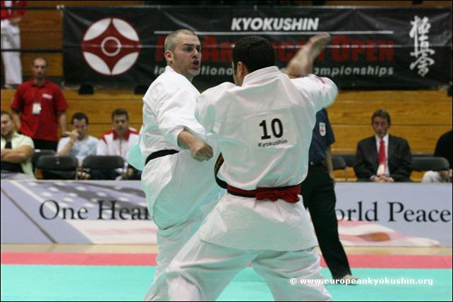 kakato-otoshi-geri