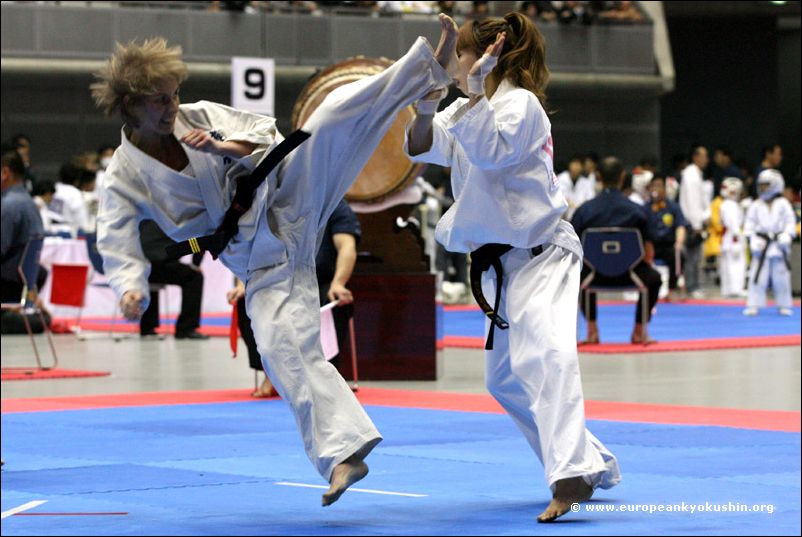 Ewa Pawlikowska<br>tobi-ushiro-mawashi-geri
