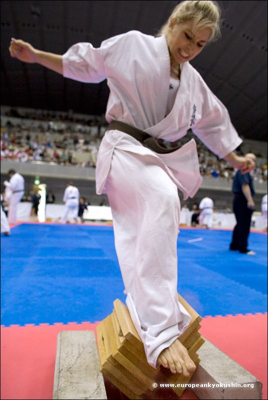 Tameshiwari<br>kakato - 7 boards