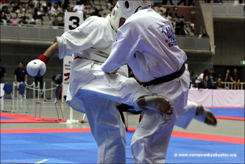 gedan-mawashi-geri