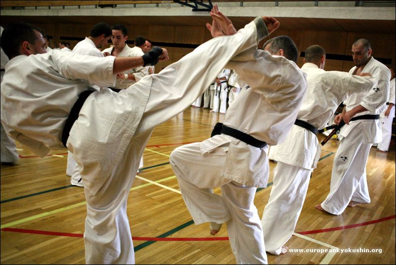 jodan-mawashi-geri