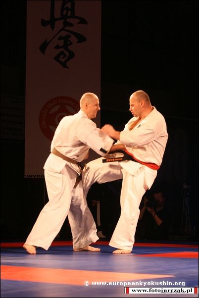 chudan-tsuki